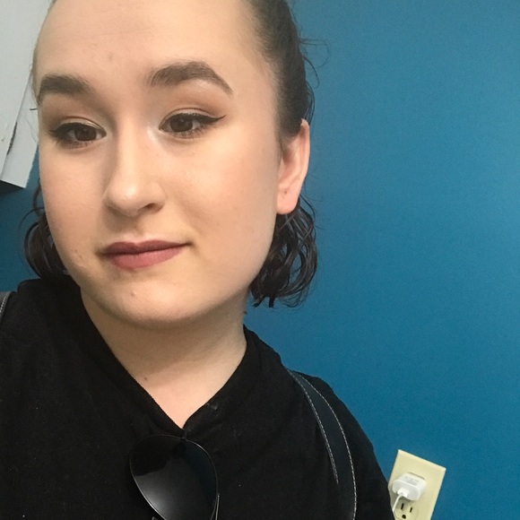 Meet your Posher, Kitana - Picture 1 of 1